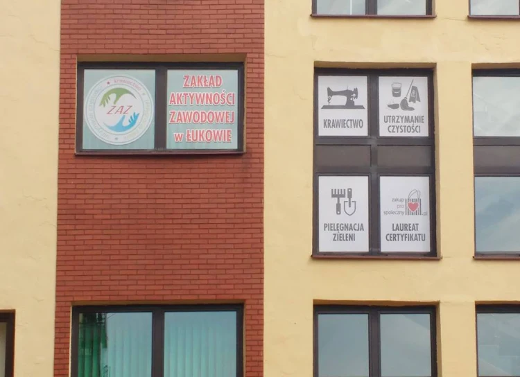 Reklama na witrynach